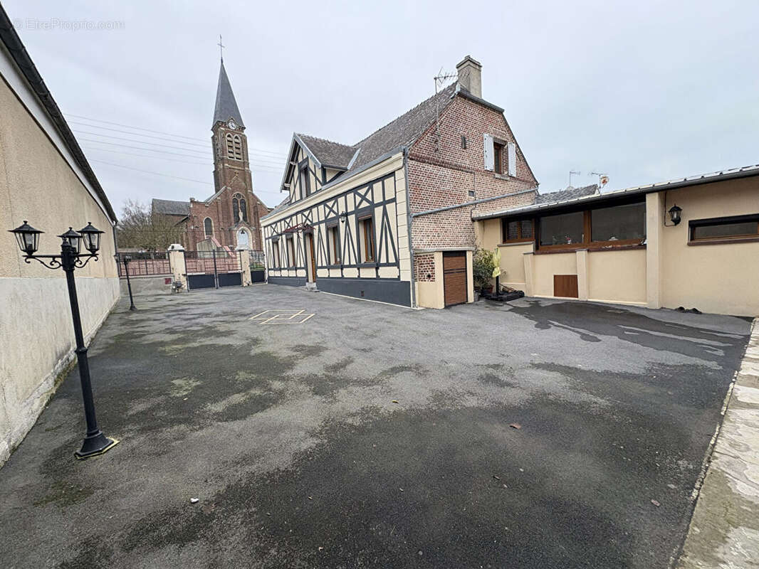 Maison à CHEVRESIS-MONCEAU