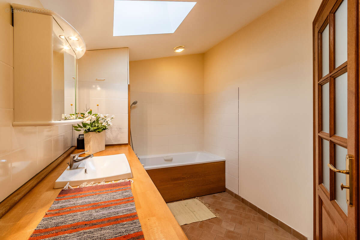 Maison à VILLE-SUR-JARNIOUX