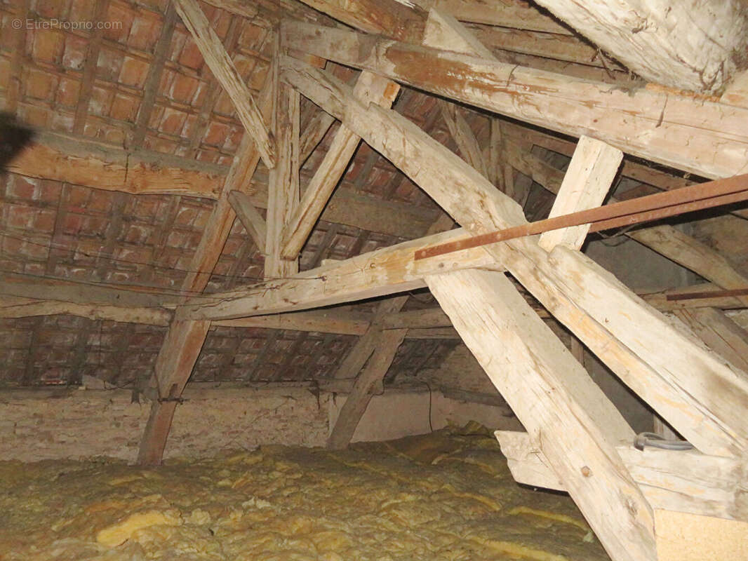 Maison à FLEUREY-SUR-OUCHE