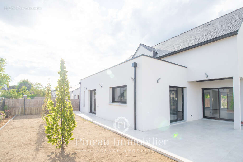 Maison à SAINT-BARTHELEMY-D'ANJOU