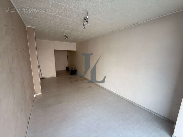 Commerce à PORTES-LES-VALENCE