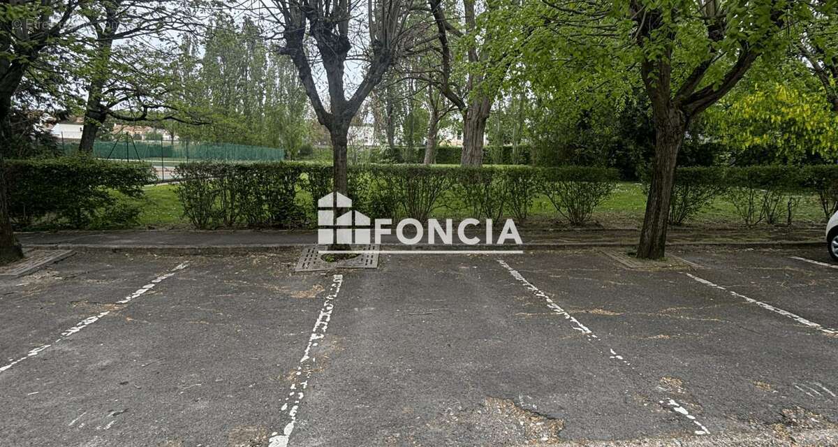 Appartement à CHILLY-MAZARIN