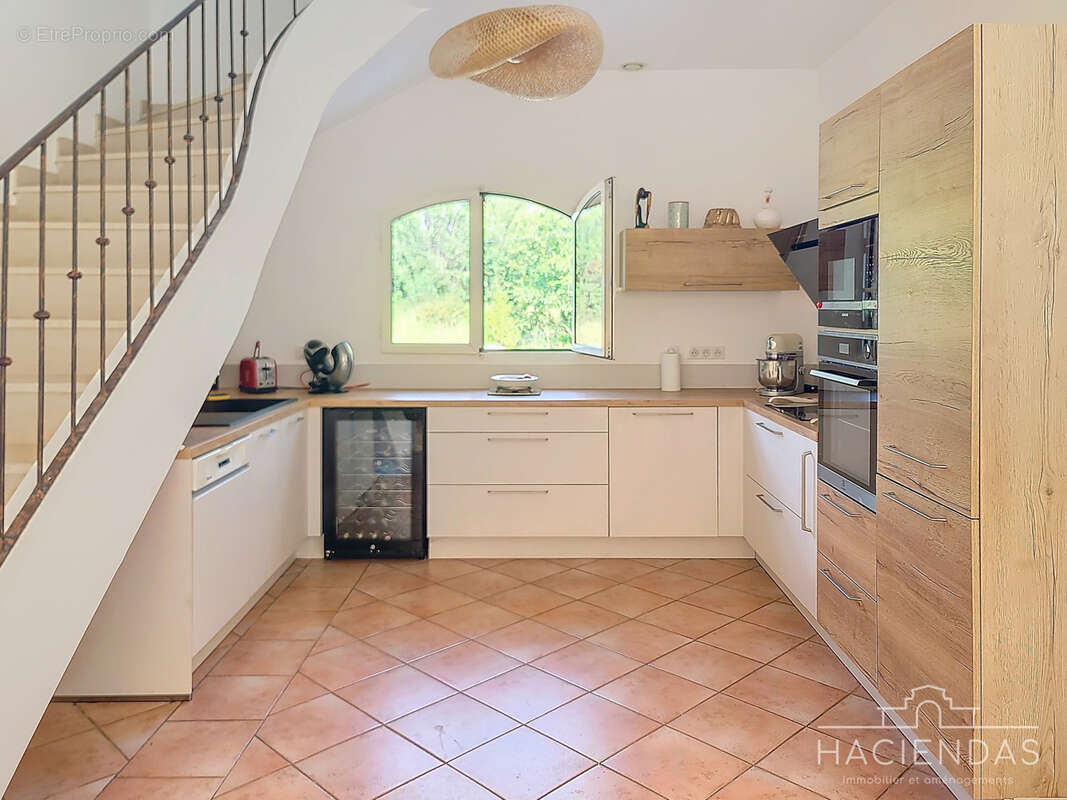 Maison à VENTABREN