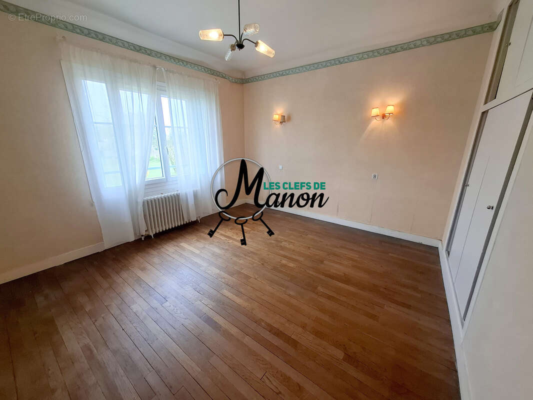 Maison à SAINT-SORNIN-LEULAC