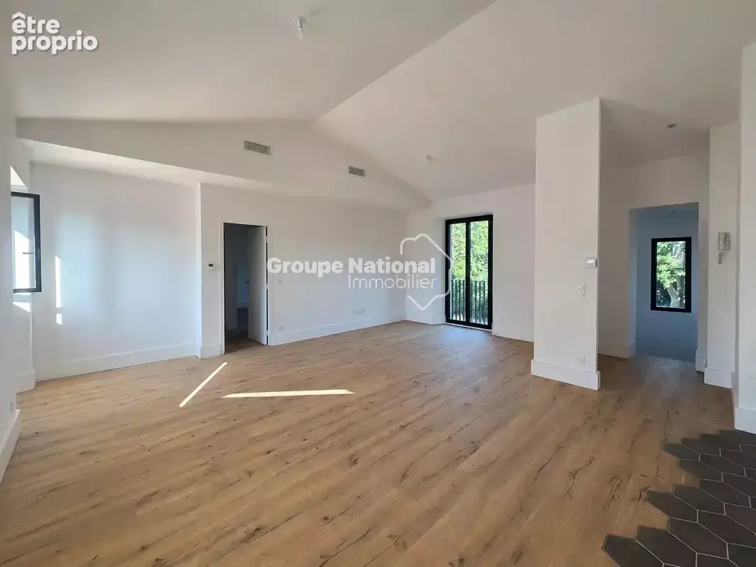 Appartement à LE CASTELLET