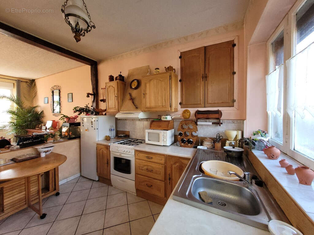 Maison à AVESNES-SUR-HELPE