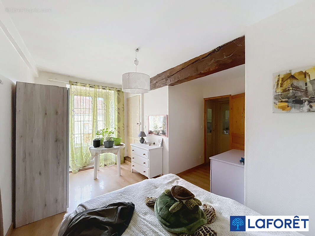 Maison à IS-SUR-TILLE