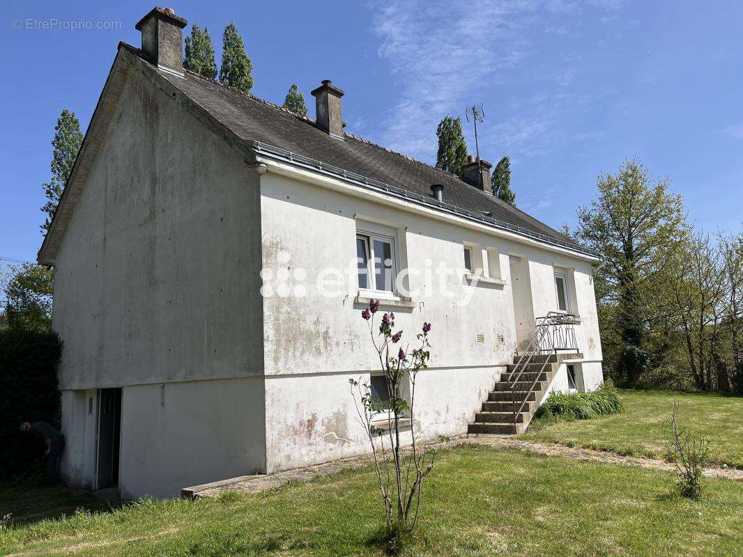 Maison à SEGLIEN