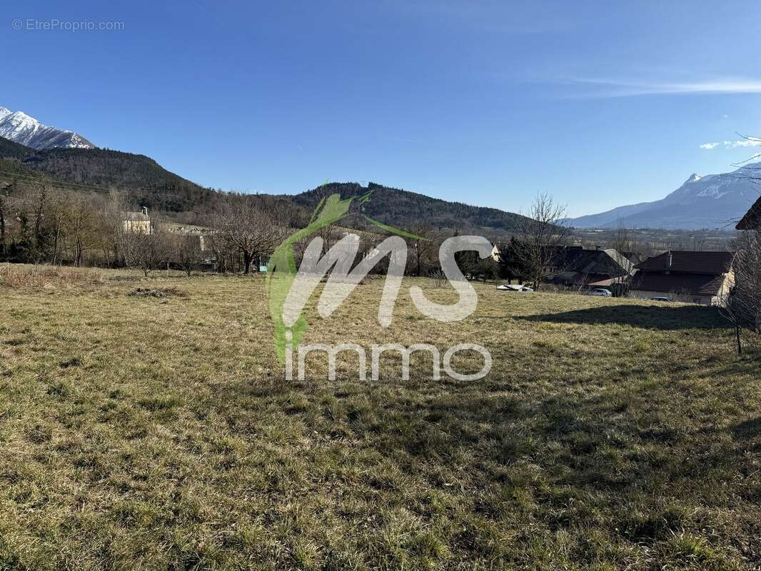 Terrain à CHAUFFAYER