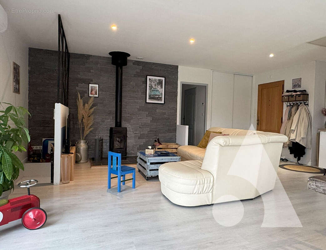 Maison à CARSAC-AILLAC