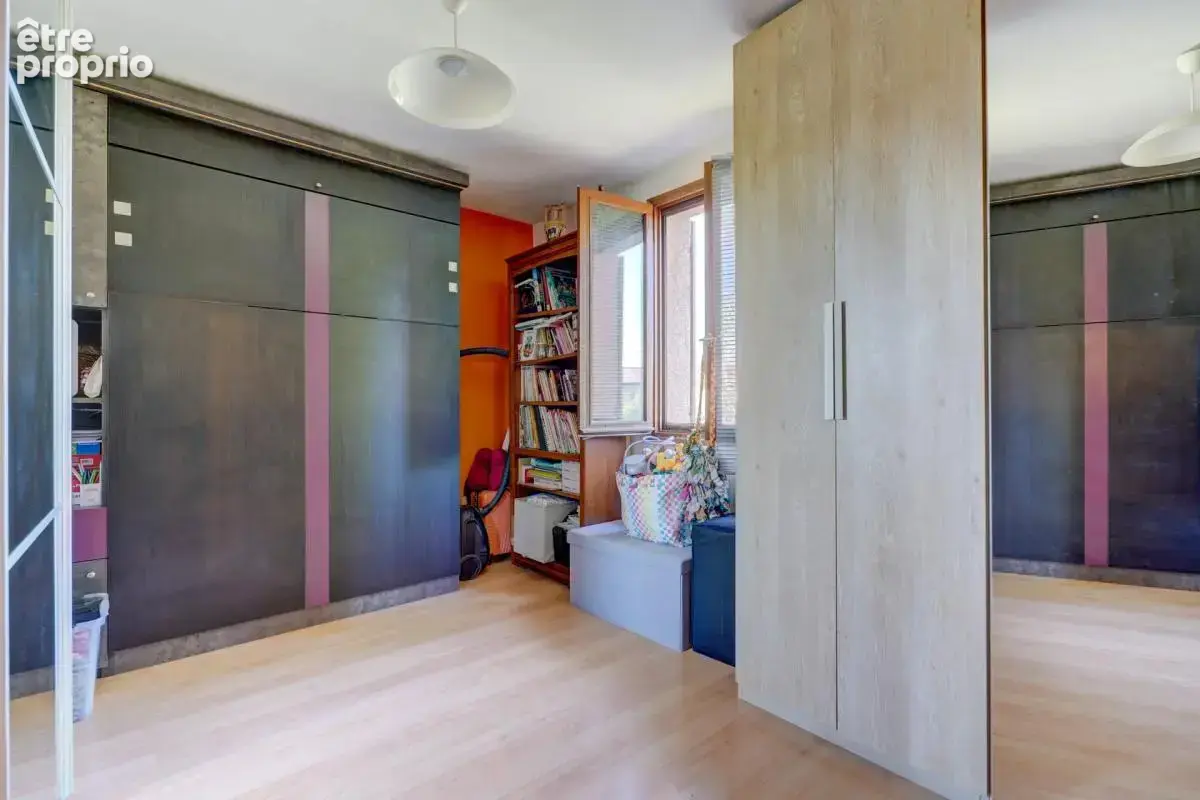 Maison de 4 pièces de 85 m² à Vaulx-en-Velin - photo 8
