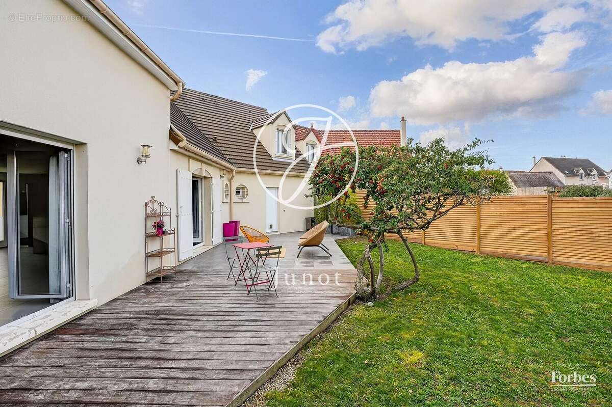 Maison à CROISSY-SUR-SEINE