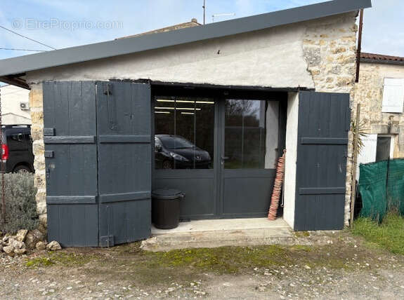 Dependance / garage 37 m2 - parking - vergeroux - photo 7