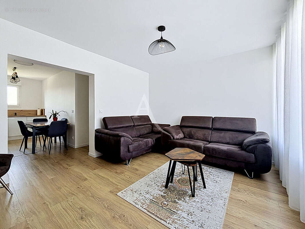 Appartement Laval 3 pièce(s) 54.22 m2 - photo 2