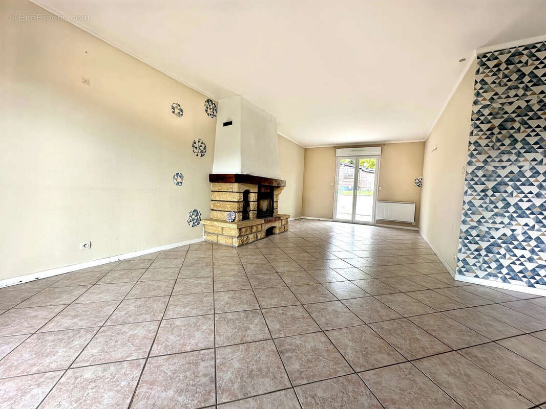 Maison à DOMEVRE-EN-HAYE