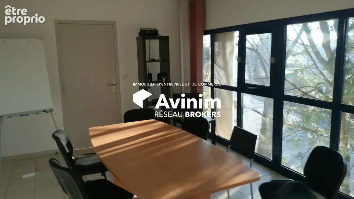 Commerce 420 m² à vendre à Avignon (84000) - photo 4