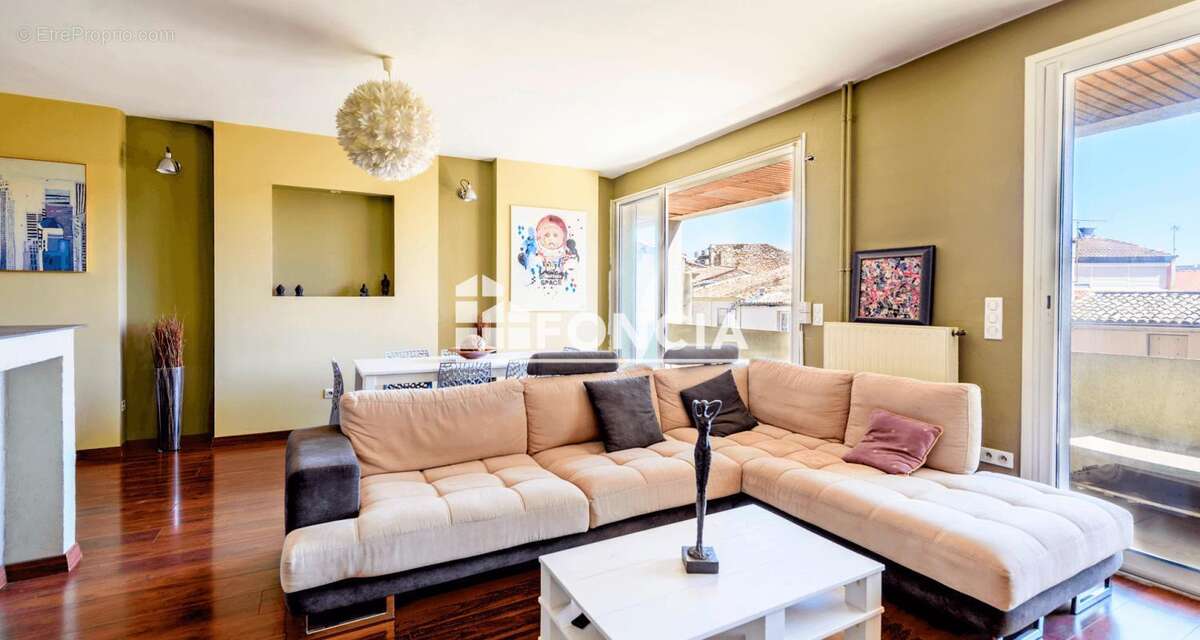 À vendre – spacieux t3 avec balcons – centre-ville de nîmes - photo 2
