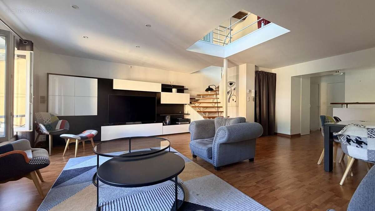 Appartement 112 m² à Ecully  - photo 2