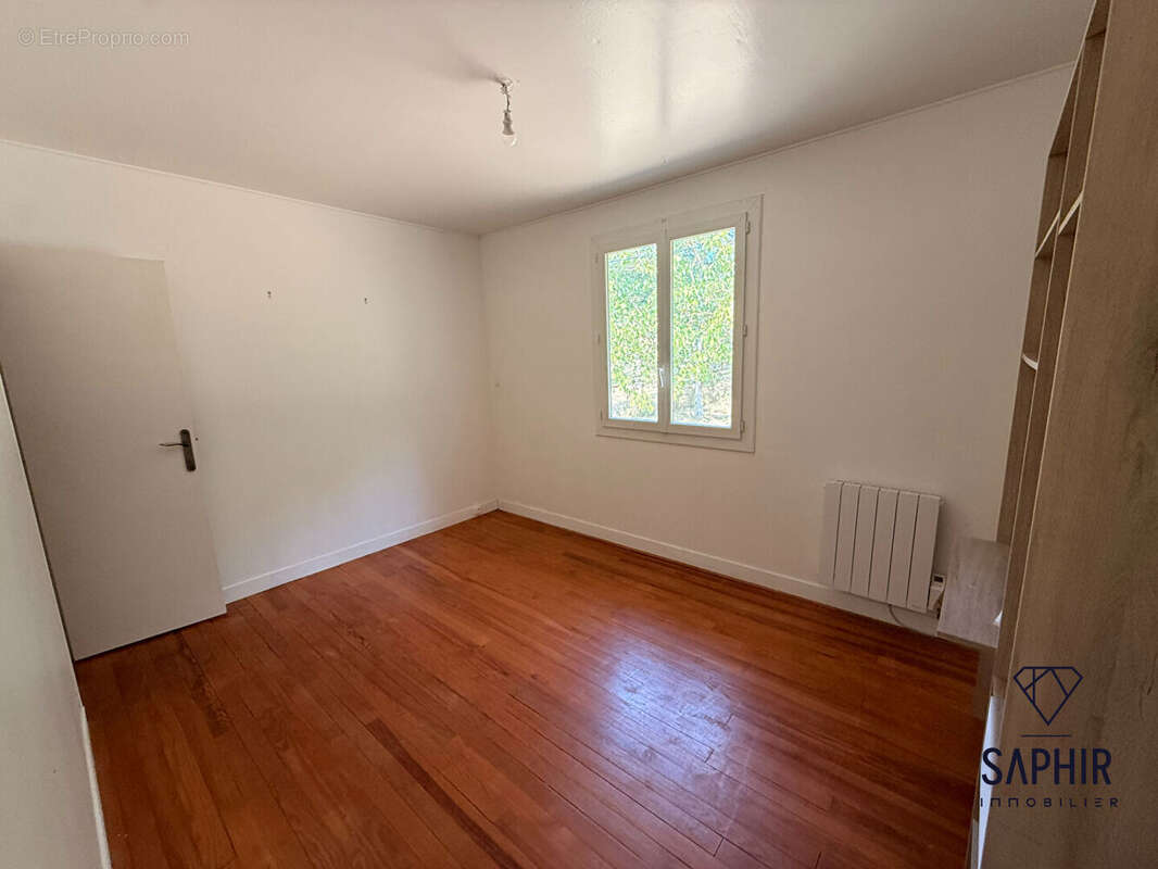 Maison 5 pièces à vendre à Daux - 186 m² sur terrain de 4890 m² - photo 6