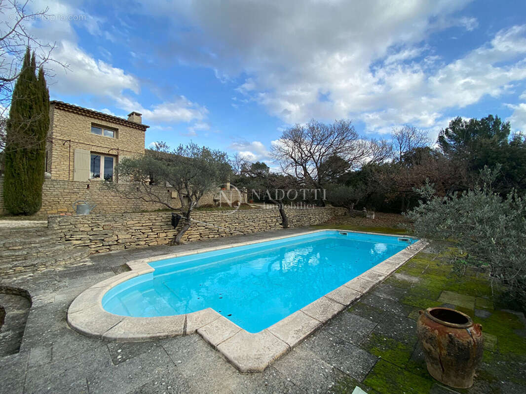 Maison à GORDES