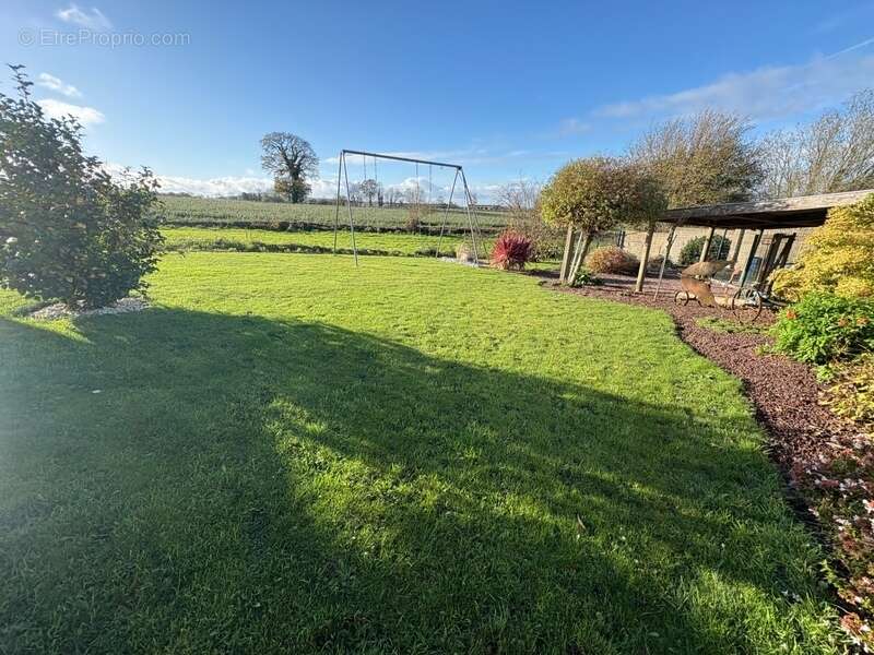 Maison à SAINT-SAMSON-DE-BONFOSSE