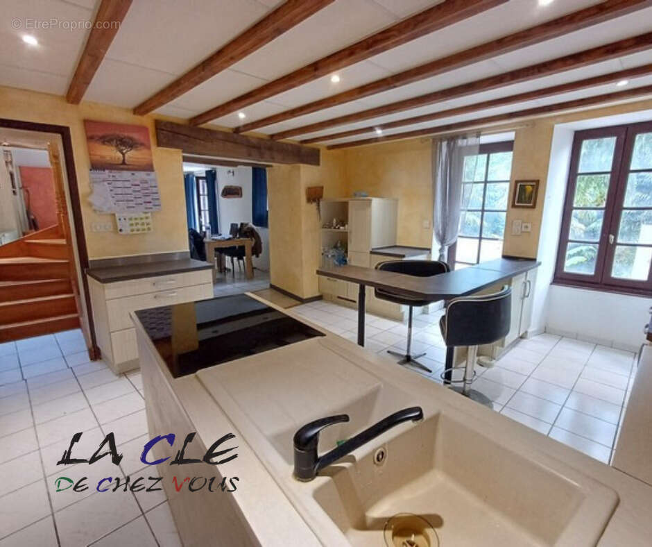 Maison à COULONGES-SUR-L'AUTIZE