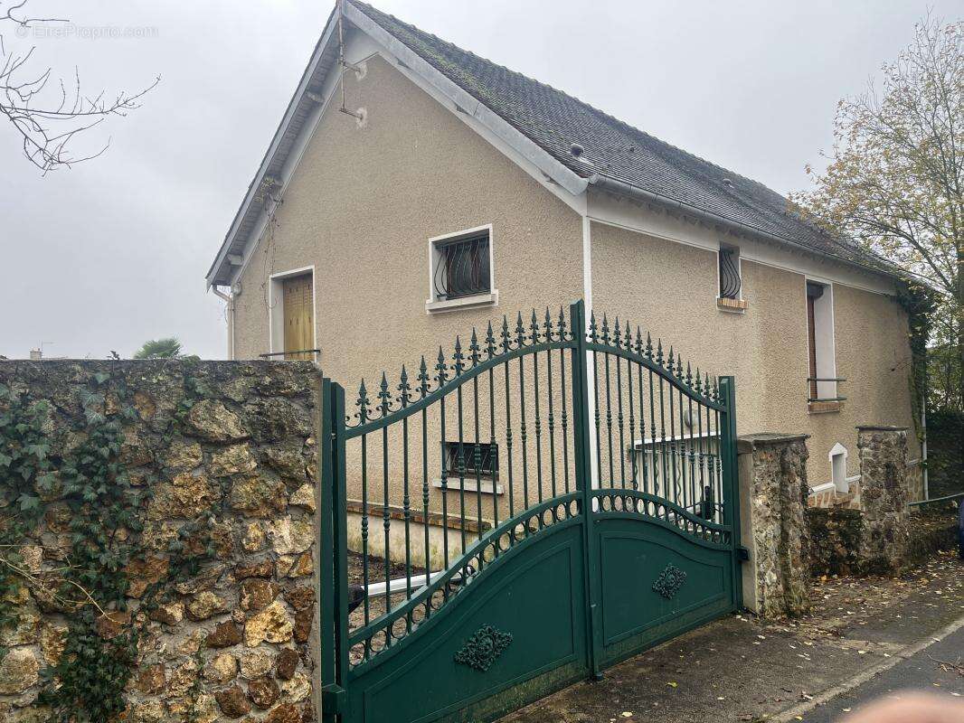 Maison à MOUROUX