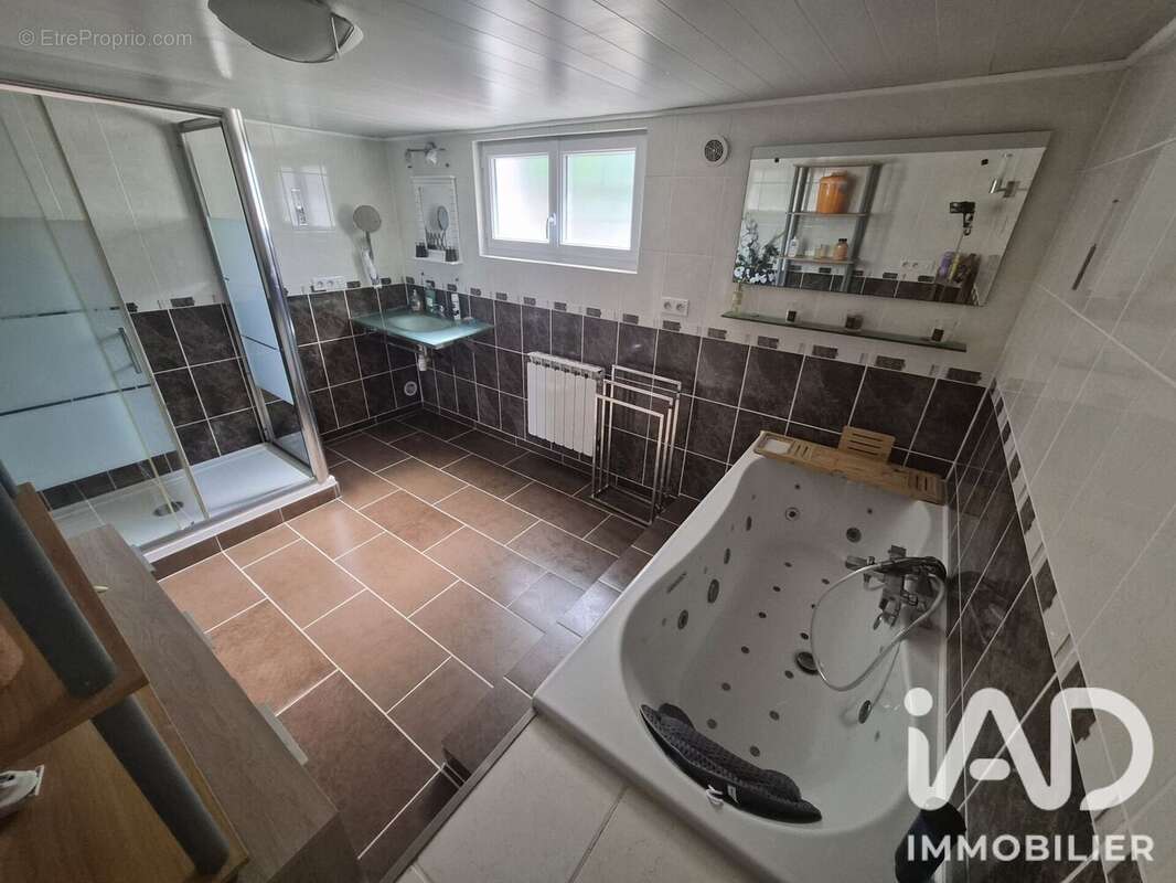 Maison 270 m² à Veron  - photo 8