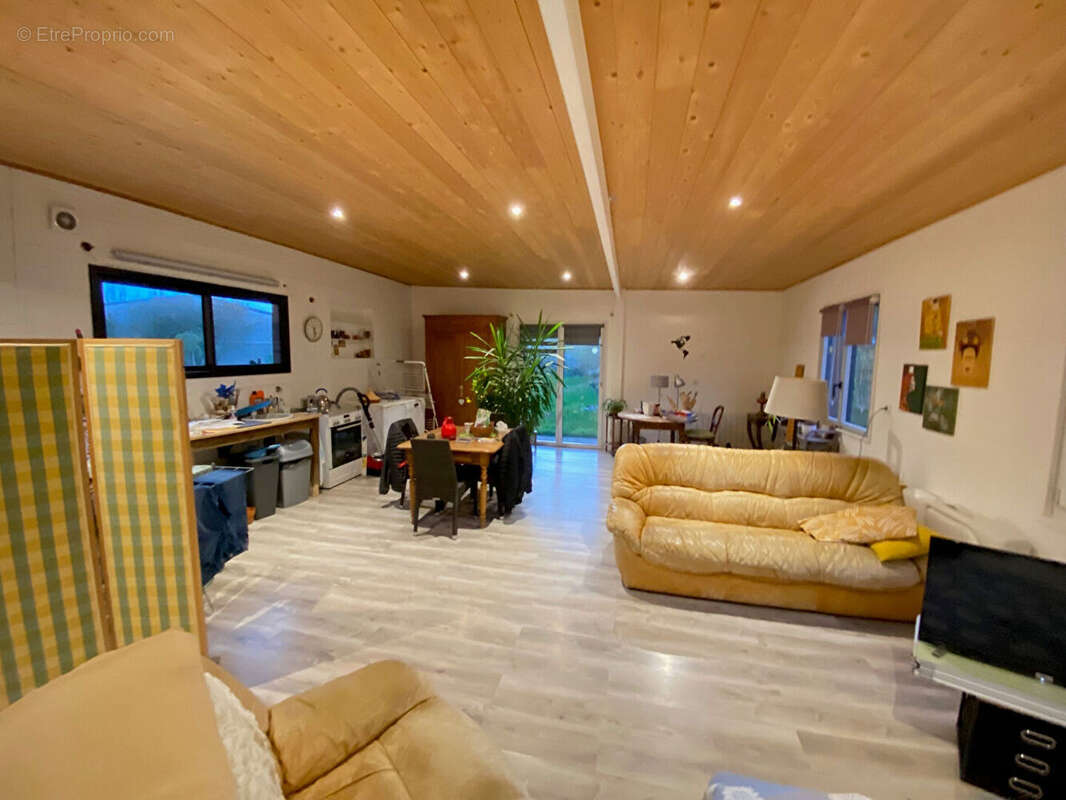 Appartement à AMBON