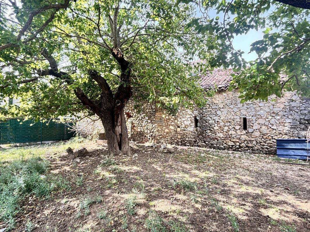 Maison à SAINT-JULIEN