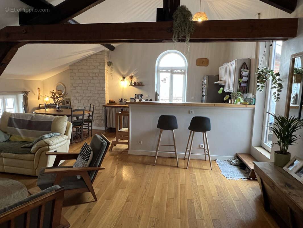 Appartement à SAINT-ETIENNE