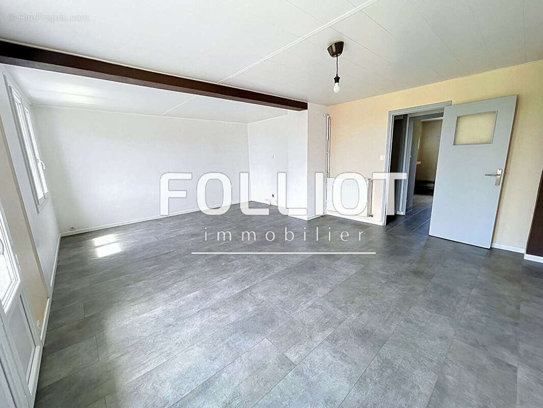 Appartement à FOUGERES