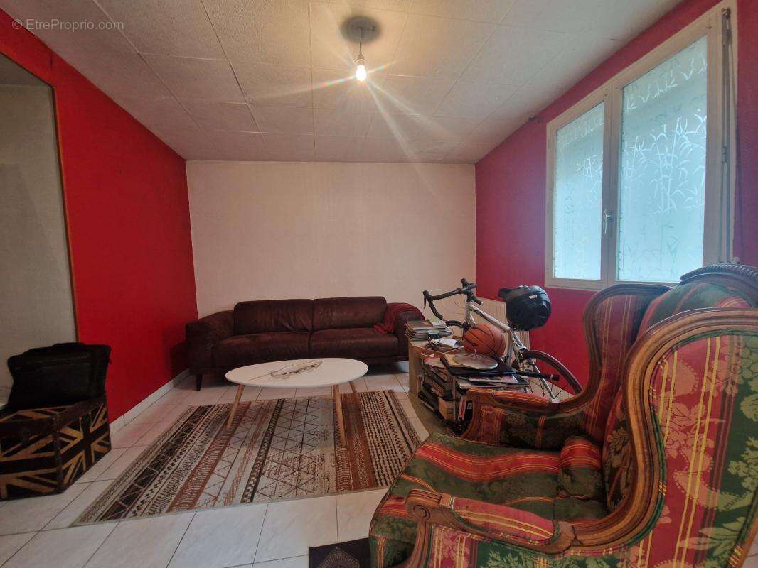 Maison à MONTFORT-LE-GESNOIS