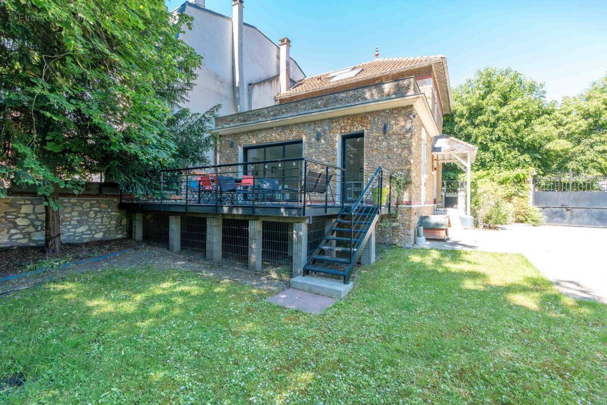 Maison à SAINT-MAUR-DES-FOSSES