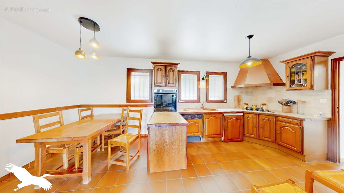 Maison à LA BASTIDE-DES-JOURDANS