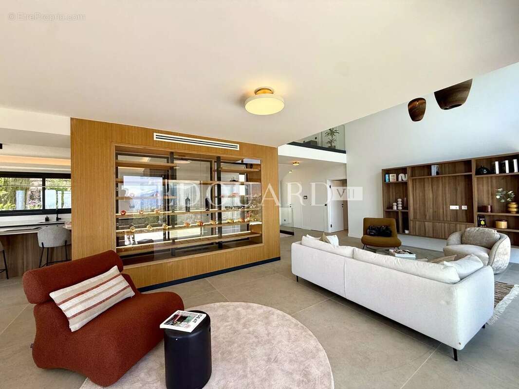 Somptueuse villa complètement rénovée avec piscine chauffée et splendide vue mer panoramique - photo 5