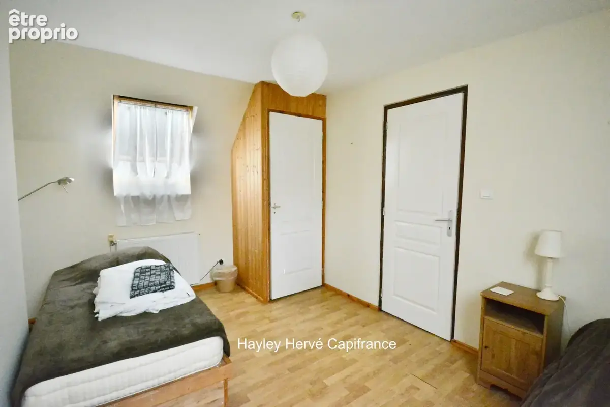 Propriété à vendre Proche Vire Calvados  (14) avec deux maisons d'habitation sur un terrain de 9 Hectares - Propriété équestre / - photo 14