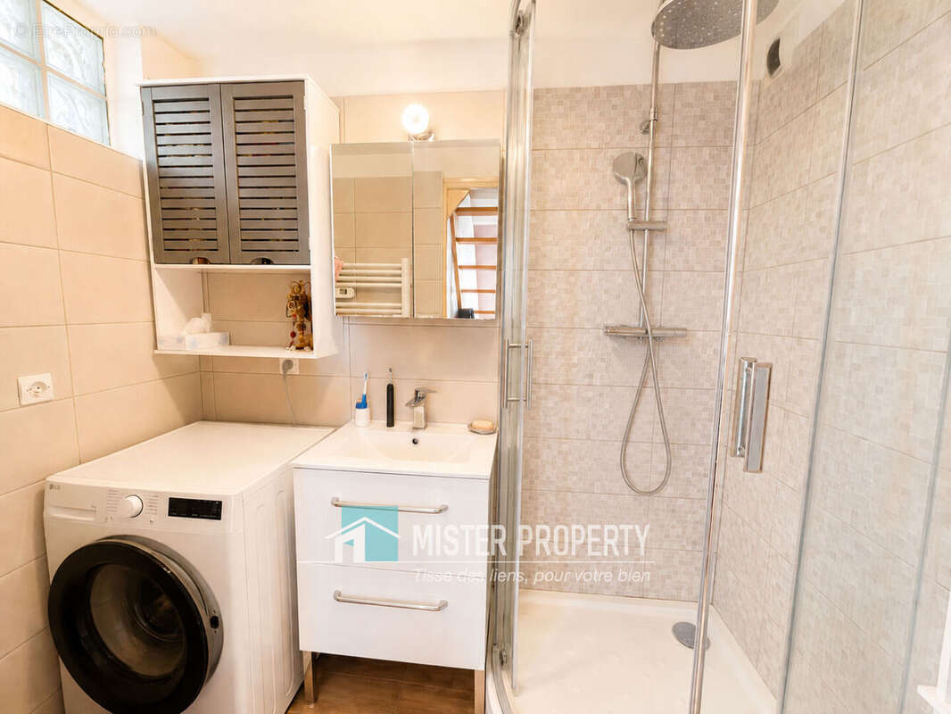 Appartement à SARTROUVILLE
