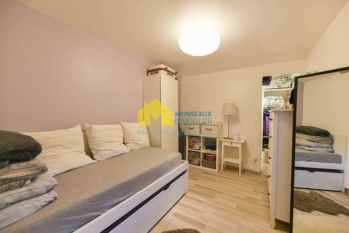 Appartement à SAINTE-GENEVIEVE-DES-BOIS