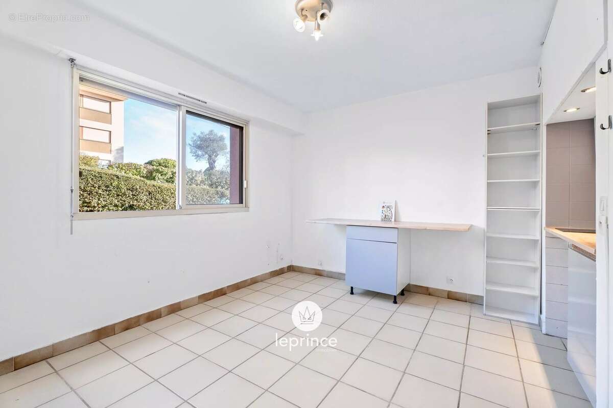 Appartement à VILLENEUVE-LOUBET