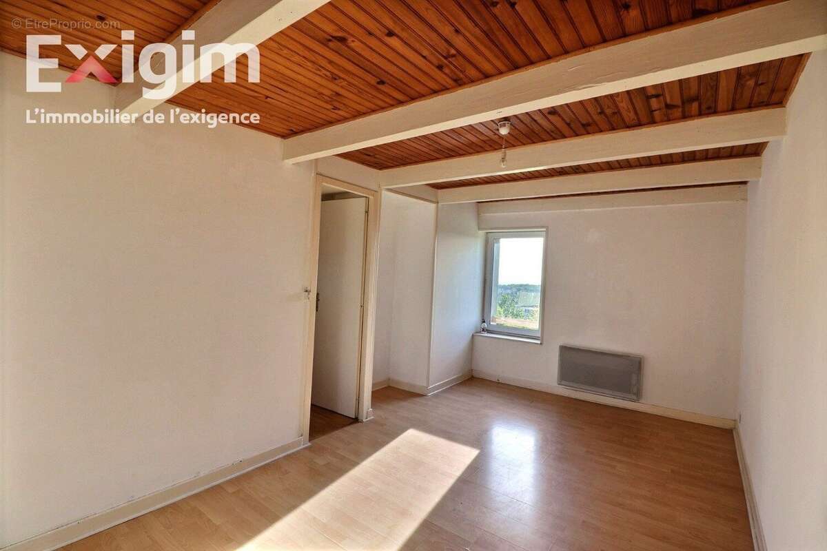 Maison à SAINT-BARTHELEMY-LE-PLAIN