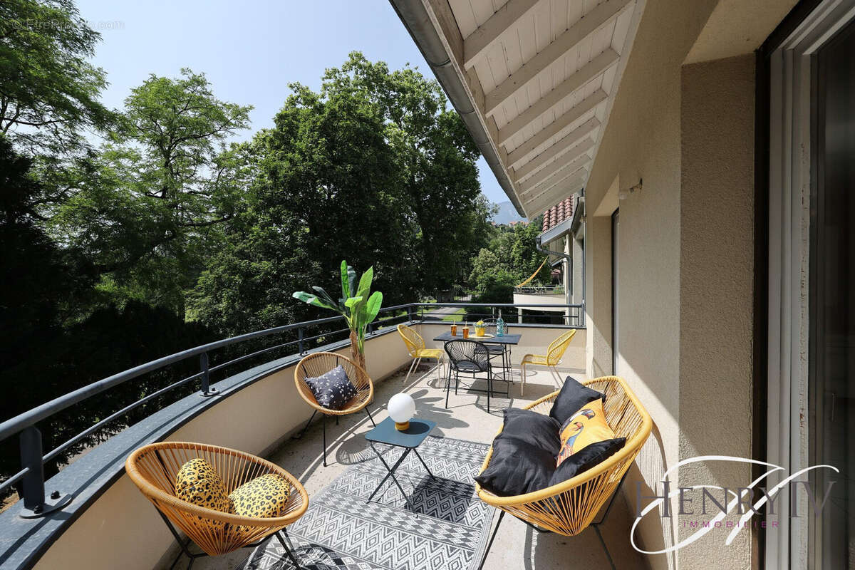 Appartement à SAINT-NAZAIRE-LES-EYMES