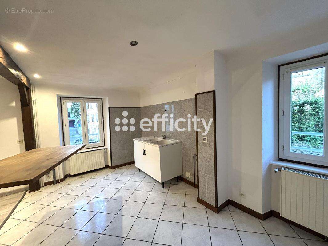 Maison à PANISSIERES