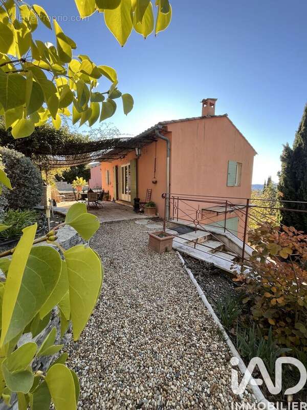 Photo 2 - Maison à COTIGNAC