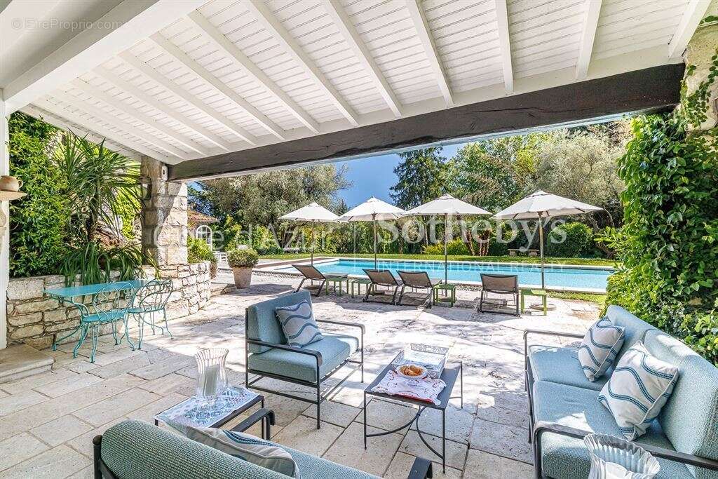 Vence, bastide du XVIIIe siècle rénovée avec parc d'un hectare, piscine, tennis et maisons d'amis - photo 3