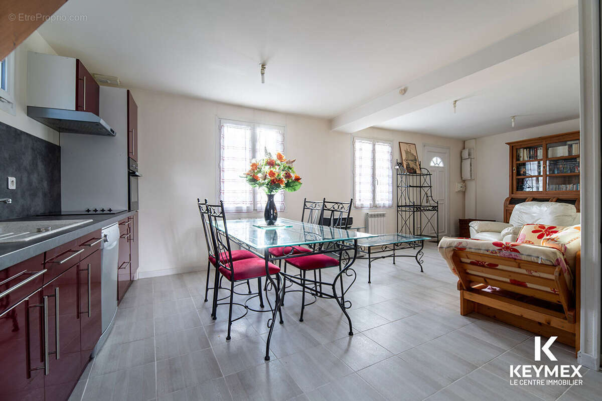 Maison à MORTEFONTAINE-EN-THELLE