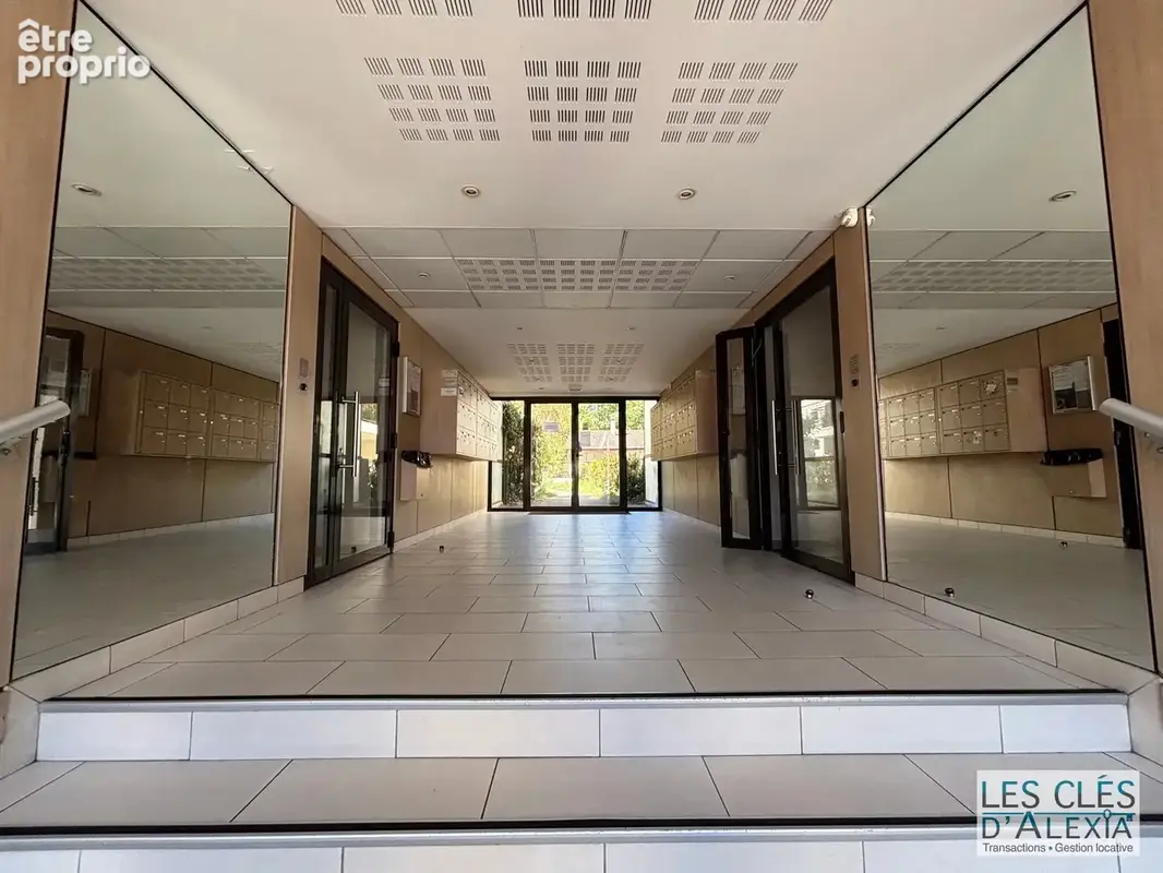 VAULX-EN-VELIN – T4 de 89,33 m² avec terrasse, jardin privatif et garage double en sus - photo 24