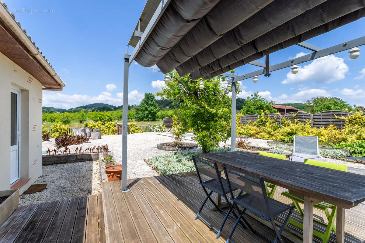 Maison de campagne avec annexes, 3 x piscines et vue - photo 57