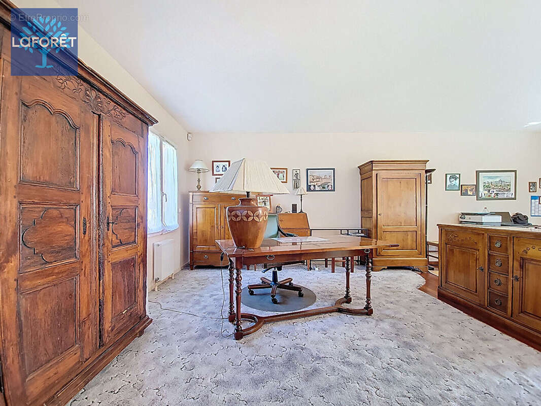Maison à CHARLY