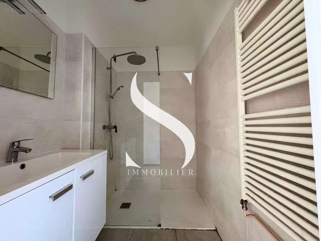 Appartement à VALLAURIS